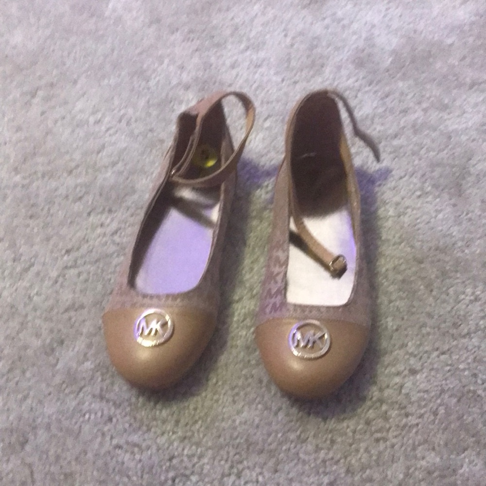 Shoe